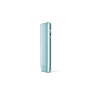 IQOS ILUMA i ONE Breeze Blue Tabakerhitzer – Ausführung Breeze Blue, Vorderansicht auf weißem Hintergrund